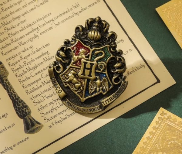 Брошка на одяг Harry Potter Хогвартс 14894 Брошка на одяг Harry Potter Хогвартс 14894