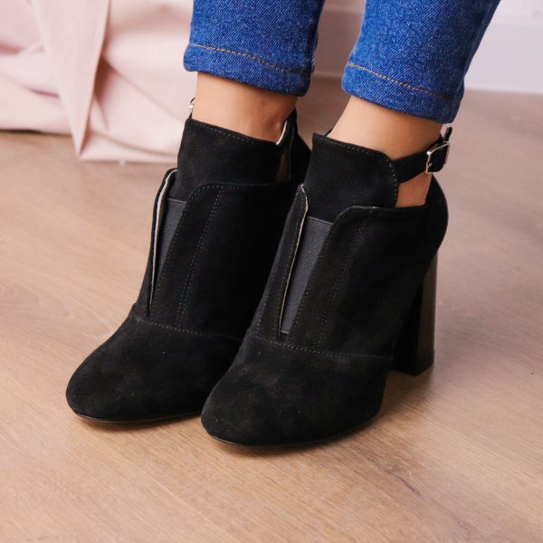 Ботильйони жіночі Fashion Catu 2645 40 розмір 25,5 см Чорний Ботильйони жіночі Fashion Catu 2645 40 розмір 25,5 см Чорний