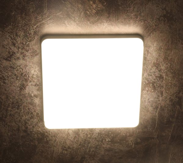 Сучасний квадратний світильник стельовий LED для кімнати кухні ванної 25188 Білий 4х23х23 см.